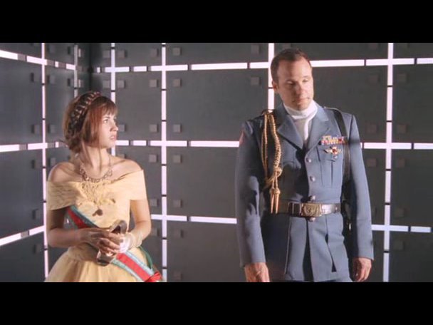 Princess.Protection.Program.2009.DVDRip.XviD-VoMiT-148 - capturi princess protection program