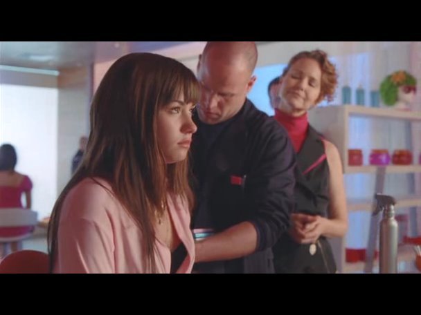 Princess.Protection.Program.2009.DVDRip.XviD-VoMiT-220 - capturi princess protection program