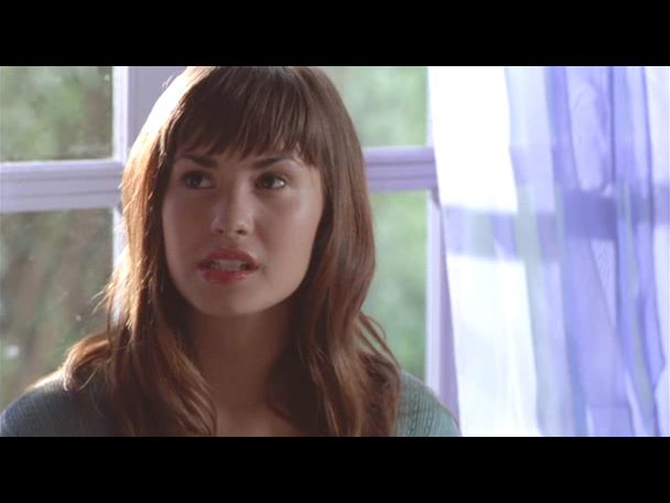 Princess.Protection.Program.2009.DVDRip.XviD-VoMiT-267 - capturi princess protection program