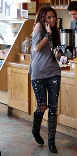 miley-cyrus-paint-splattered-skinny-jeans[1] - miley cyrus sooper style
