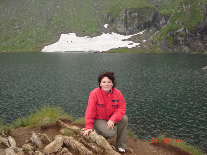 lacul Balea cu apa fooaaaarrrte rece - excursii la munte