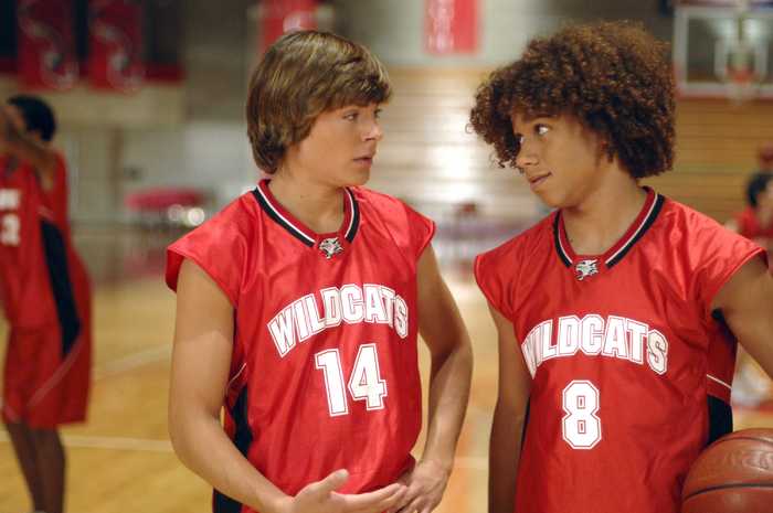 2006_high_school_musical_tv_010 - Zac Efron-Troy Bolton