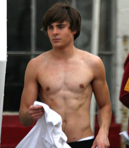 2463839315_83e754a515 - Zac Efron-Troy Bolton