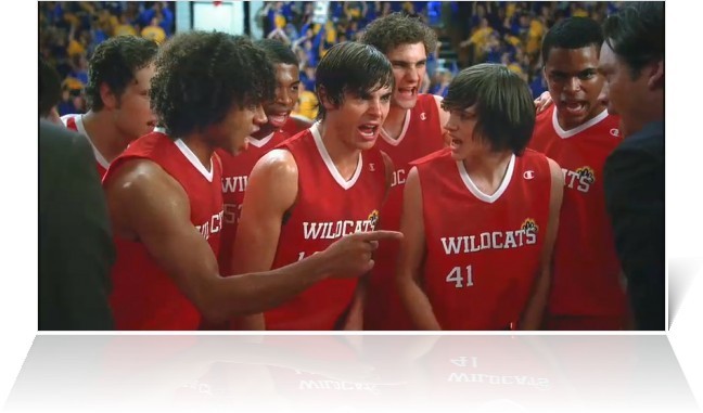 zac-efron-as-troy-bolton-in-high-school-musical (4)