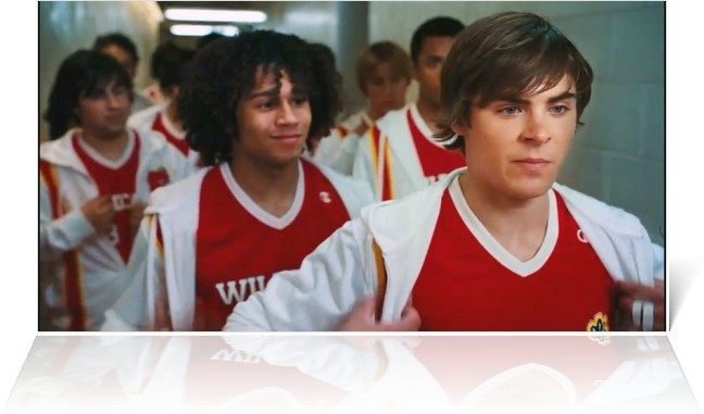 zac-efron-as-troy-bolton-in-high-school-musical (6) - Zac Efron-Troy Bolton