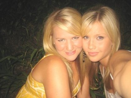 WHJSTDPPINBTCDRVNYR - Claire Holt-Emma Gilbert