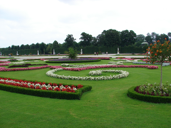 Schonbrunn Garden (2009, June 27)