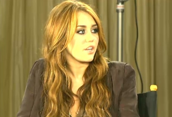 9axohz - Aici dovedesc ka sunt unul dintre cei mai mari fani Miley-Hannah