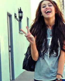 ERYNHRGBKLDCJWDLKEB - Album pt MileyCyrusIsTheBest