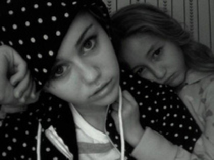 PTHFVRRHZZKYJNSAZAX - Album pt MileyCyrusIsTheBest