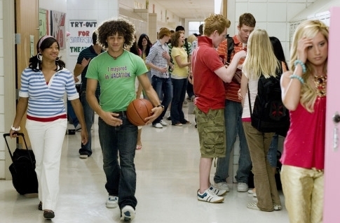 HSM2-high-school-musical-2-164373_485_319 - Album pt MileyCyrusIsTheBest