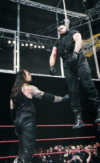 Undertaker spanzura pe Big Boss Man - wrestling