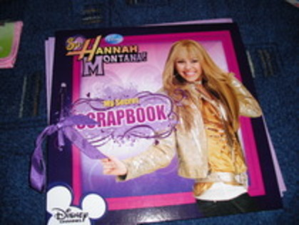 HFEZTSXHIISIGAROVGH - lucruri hannah montana