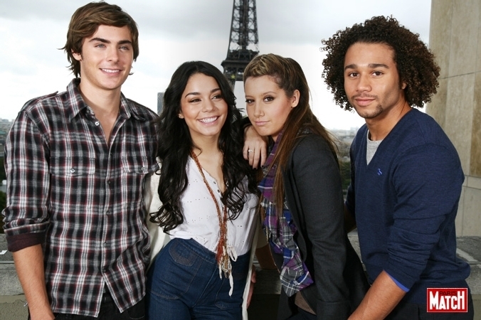 Zac-Vanessa-Ashley-Corbin-high-school-musical-2908036-676-450 - Ashley si Vanessa