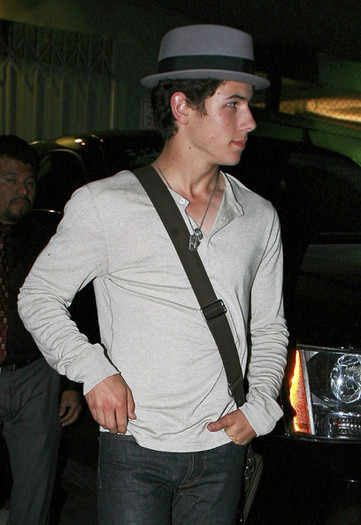 Jonas+Brothers+Leaving+Osteria+Mamma+Restaurant+AjzwNdSI0zul - Jonas Brothers Leaving Osteria Mamma Restaurant In Hollywood 2