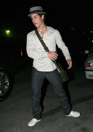 Jonas+Brothers+Leaving+Osteria+Mamma+Restaurant+VdEsM7eKjBdl - Jonas Brothers Leaving Osteria Mamma Restaurant In Hollywood 2