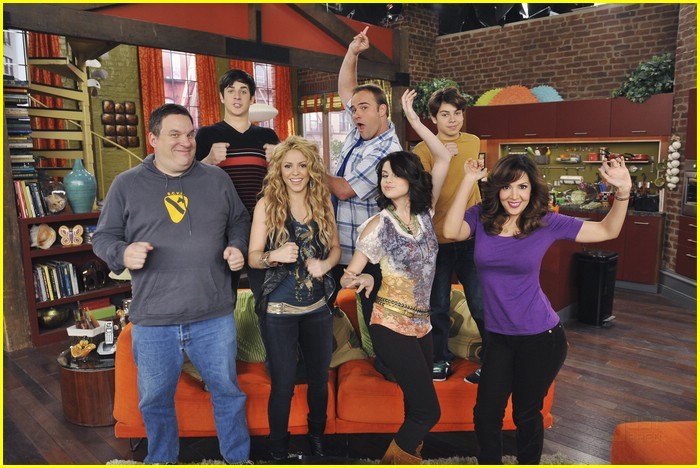 selena-gomez-shakira-wizards-07