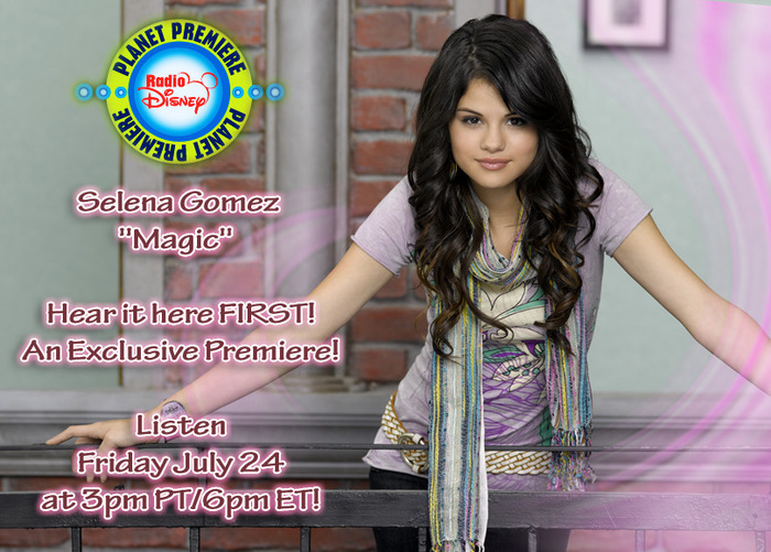 090725_SelenaGomez_Magic