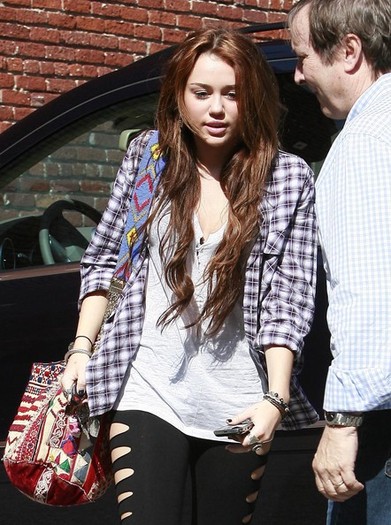 Miley+Cyrus+Arriving+Recording+Studio+ZGbiS5vXd-hl - Miley Cyrus Arriving At A Recording Studio