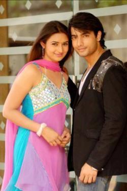 12459654_ODYQCJLZE - Divyanka Tripathi And Sharad Malhotra