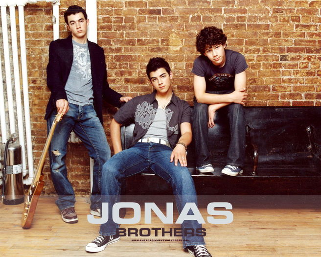 -JonasBrothers-the-jonas-brothers-6461104-1280-1024 - album pentru jonasbrothersfan