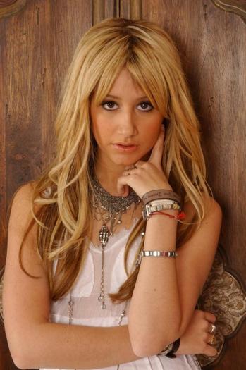 Ashley_Tisdale_1232114611 - Postere alternative Ashley Tisdale