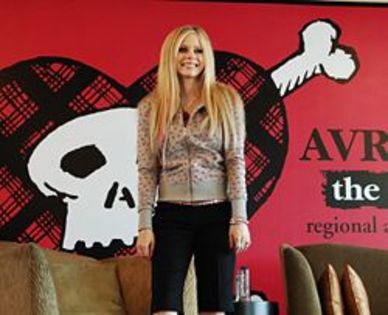 250px-Avril_Lavigne_in_Hongkong_Press - album pentru LiFePiNk