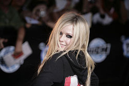 250px-MMVA2007_Avril_Lavigne_MG_8504 - album pentru LiFePiNk