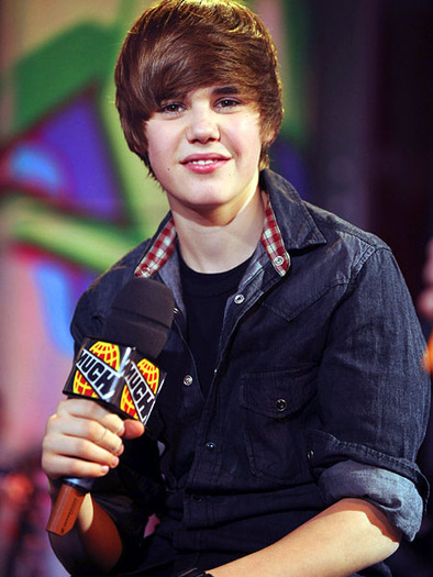 bieber5_muchmusic_122309