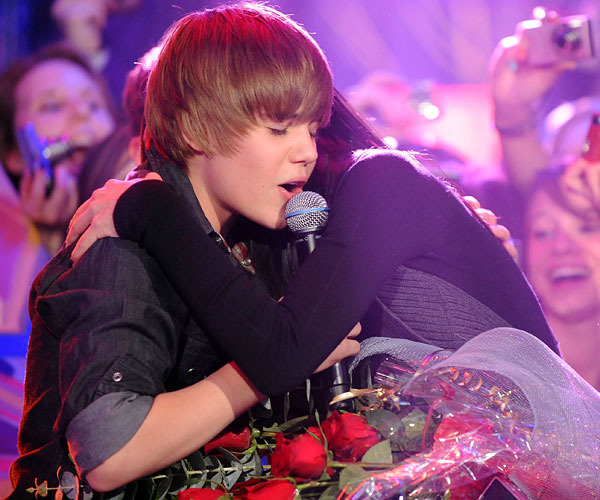 bieber7_muchmusic_122309