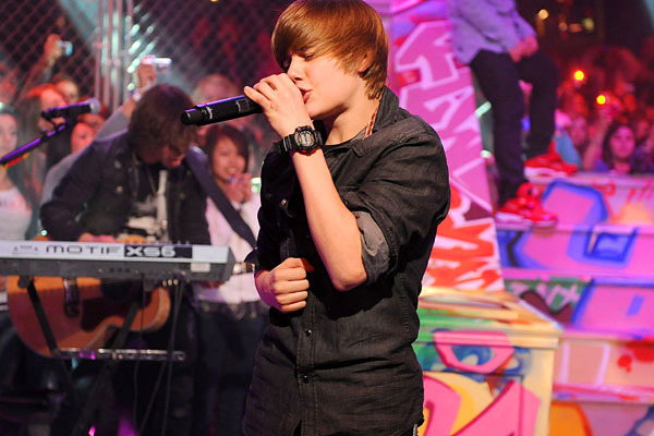 bieber11_muchmusic_122309
