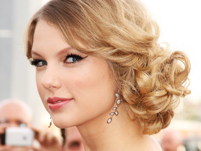 taylorswift-1024x768 - taylor swift