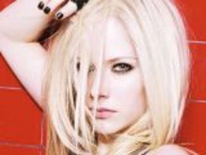 avril-lavigne_13 - album pentru LiFePiNk