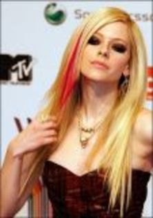 avril-lavigne_138 - album pentru LiFePiNk