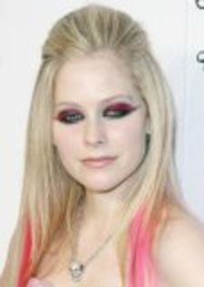 avril_lavigne_4 - album pentru LiFePiNk