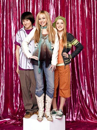 miley-cyrus_dot_com_hannahmontana-promos086