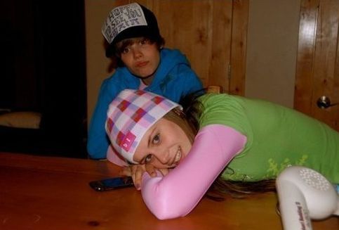 justinbieber_1248321290 - Justin and Caitlin
