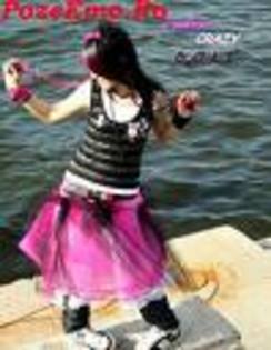 imagesCAH5J541 - Emo