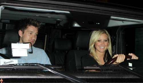 1t376p - Ashley Tisdale