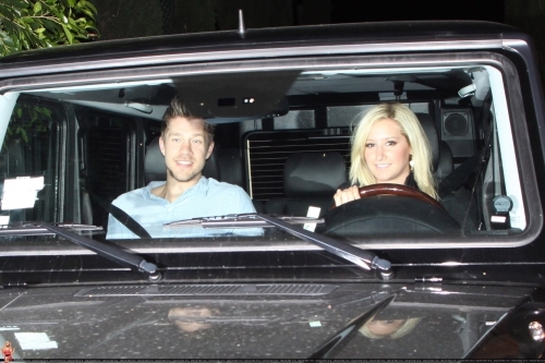 1z5szdf - Ashley Tisdale