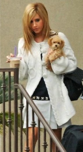 2e373nb - Ashley Tisdale