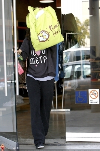 2v8kck3 - Ashley Tisdale