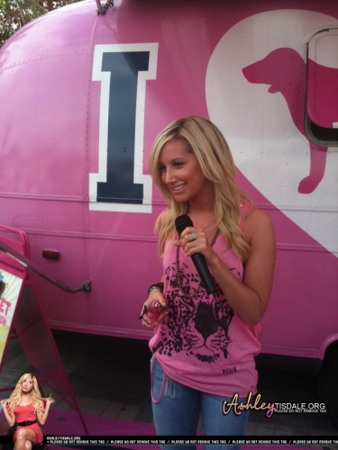 14iem2r - Ashley Tisdale