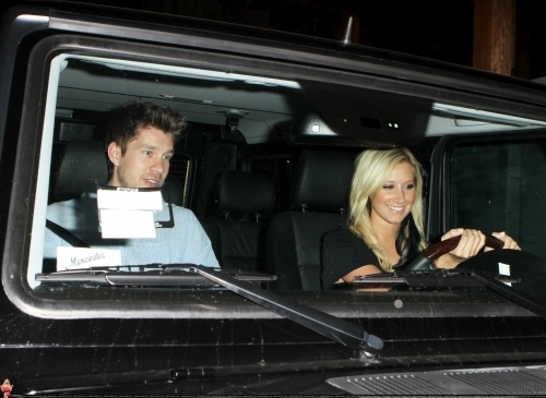 24liv6a - Ashley Tisdale