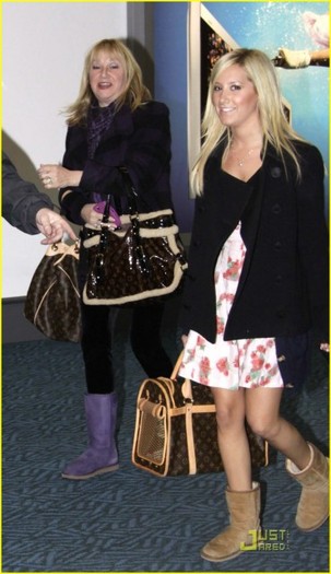 34jeu8o - Ashley Tisdale