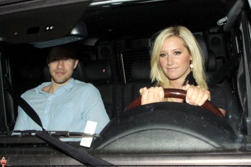 2604dj4 - Ashley Tisdale