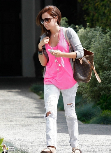 iyk8k1 - Ashley Tisdale