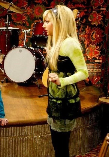 w86h4l - Ashley Tisdale