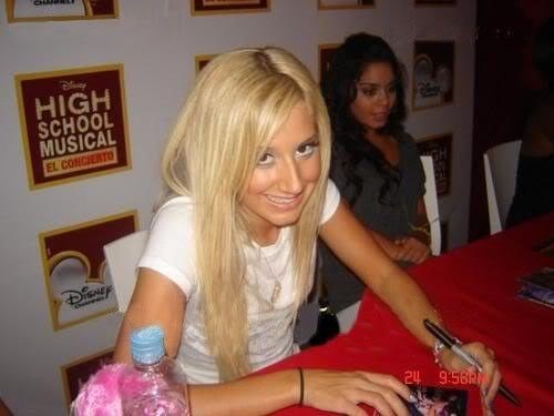 zu46sn - Ashley Tisdale
