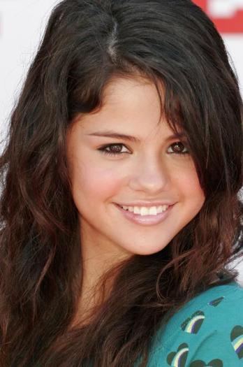 HoTeLuLStEa - 00club selena gomez